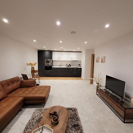 Luxury 1 Bed Apartment In The Centre Of Rochester Wainscot エクステリア 写真