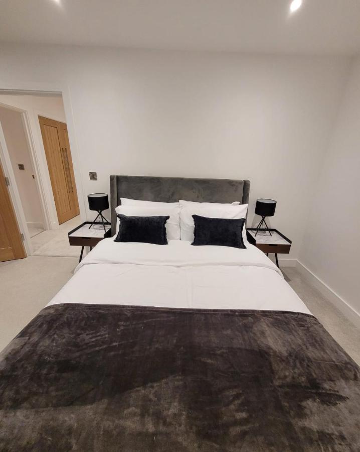 Luxury 1 Bed Apartment In The Centre Of Rochester Wainscot エクステリア 写真