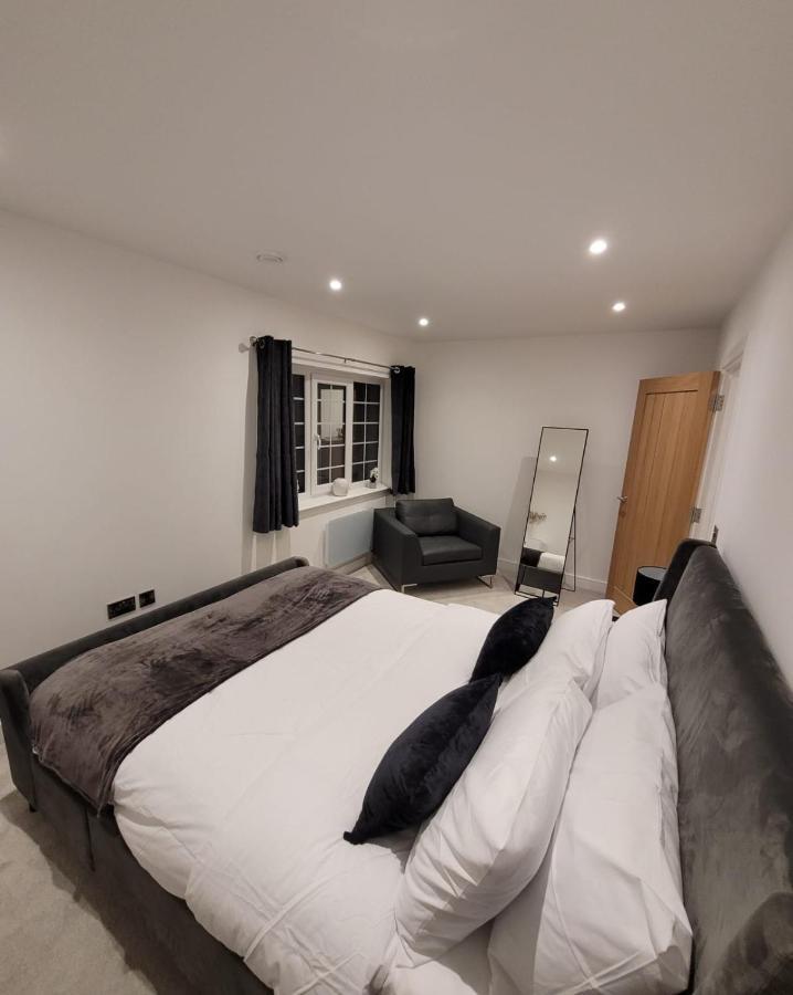 Luxury 1 Bed Apartment In The Centre Of Rochester Wainscot エクステリア 写真