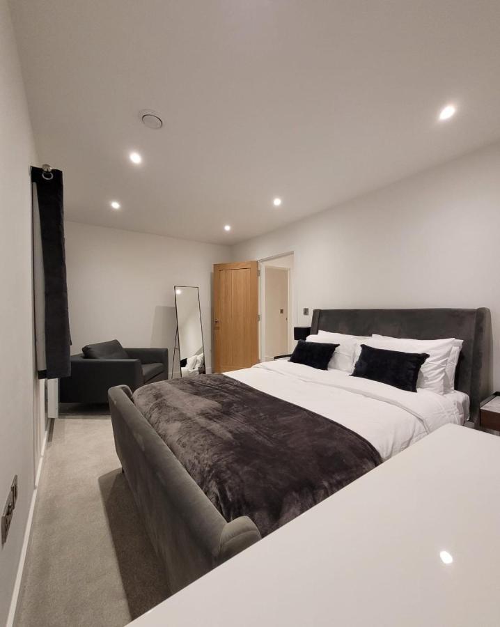 Luxury 1 Bed Apartment In The Centre Of Rochester Wainscot エクステリア 写真