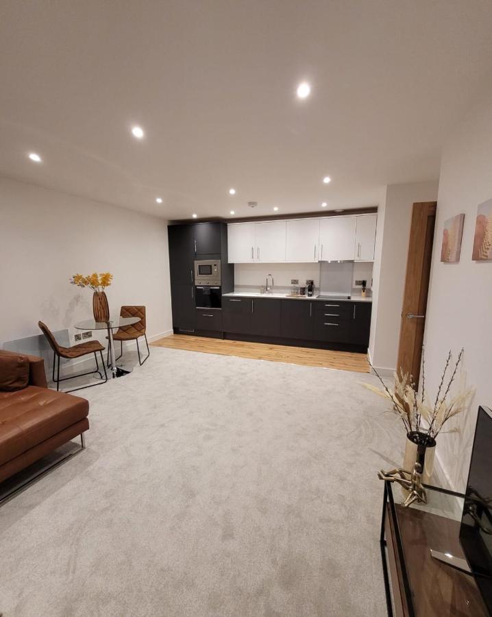 Luxury 1 Bed Apartment In The Centre Of Rochester Wainscot エクステリア 写真