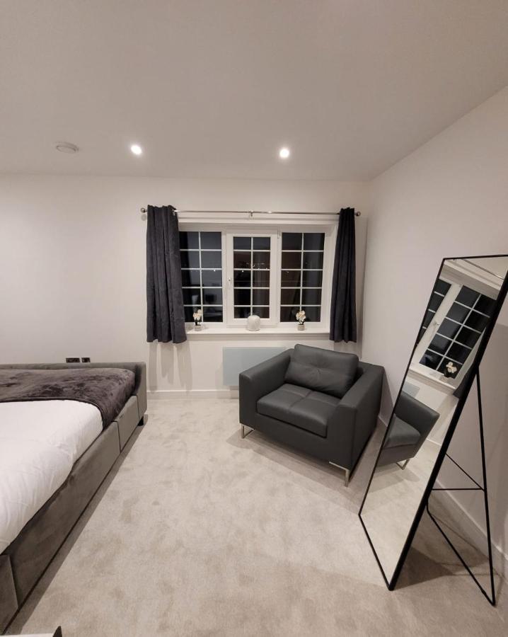 Luxury 1 Bed Apartment In The Centre Of Rochester Wainscot エクステリア 写真