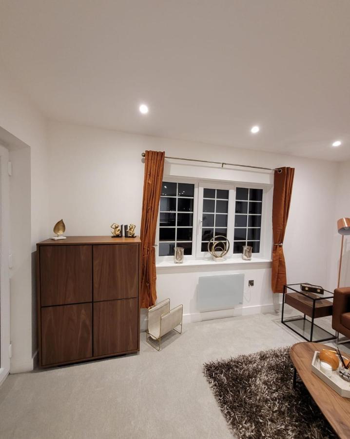 Luxury 1 Bed Apartment In The Centre Of Rochester Wainscot エクステリア 写真