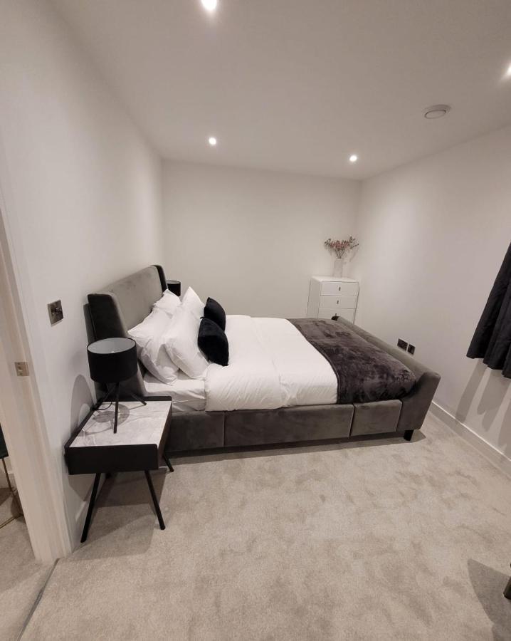 Luxury 1 Bed Apartment In The Centre Of Rochester Wainscot エクステリア 写真