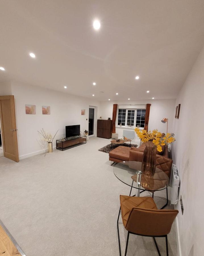 Luxury 1 Bed Apartment In The Centre Of Rochester Wainscot エクステリア 写真